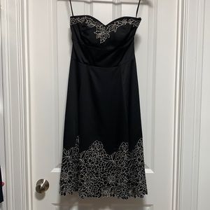 Little black dress with floral embroidery